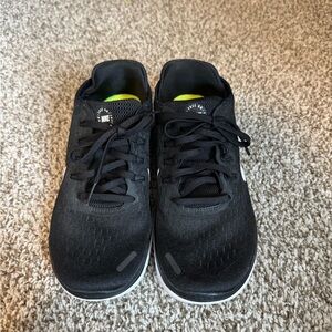 VERY LIGHTLY WORN Nike Gymshoes